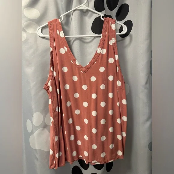 Torrid Challis Stitch Detail Tank, Pink Dot, Size 2 (2X 18-20) - Picture 3 of 5